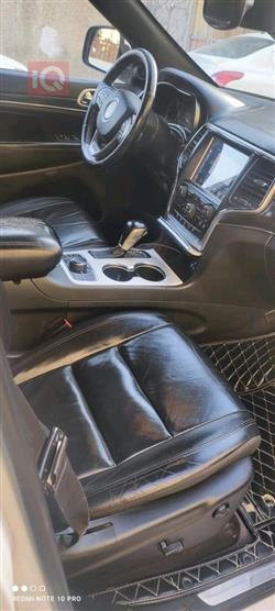 جیپ گراند شیرۆکی